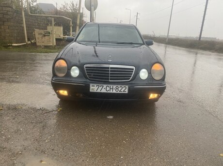 Mercedes E 200