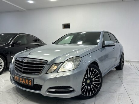 Mercedes E 220