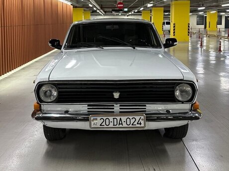 GAZ 24 1983