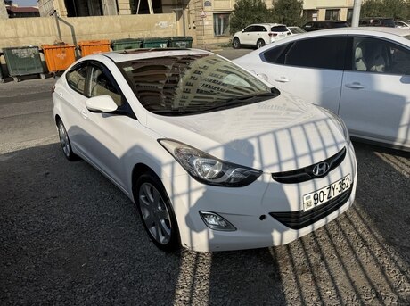Hyundai Elantra 2012
