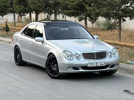 Mercedes E 240