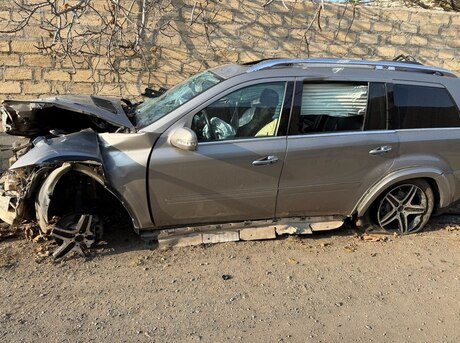 Mercedes  2008