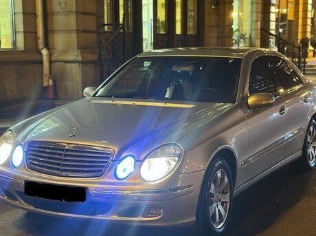 Mercedes E 240 2003