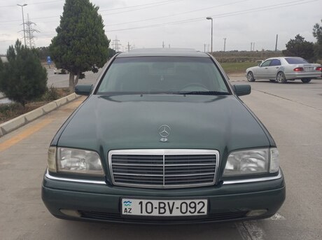 Mercedes C 200
