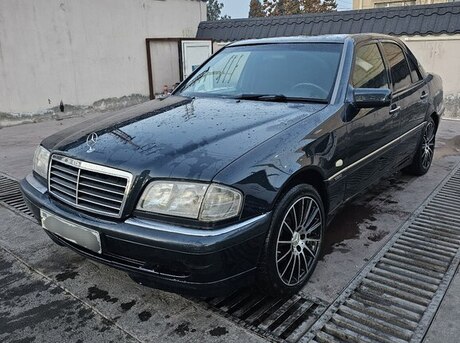 Mercedes C 240