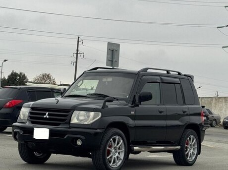 Mitsubishi Pajero io 2002