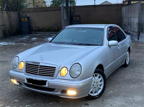 Mercedes E 220