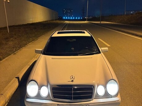 Mercedes E 220