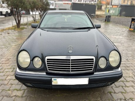 Mercedes E 200