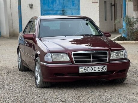 Mercedes C 240