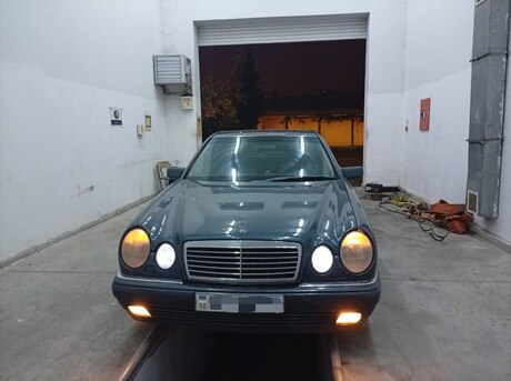 Mercedes E 240 1999