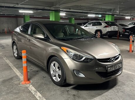 Hyundai Elantra 2013