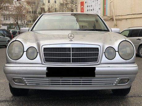 Mercedes E 240 1999