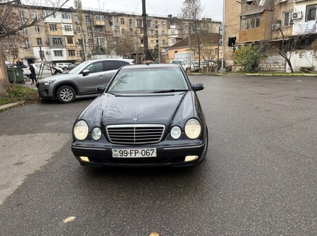 Mercedes E 200