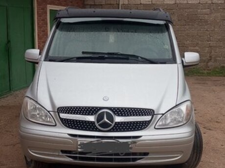 Mercedes  2010