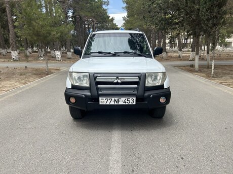 Mitsubishi Pajero io 1998