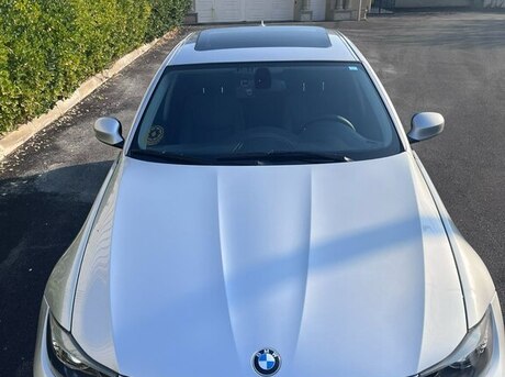 BMW 320 2010