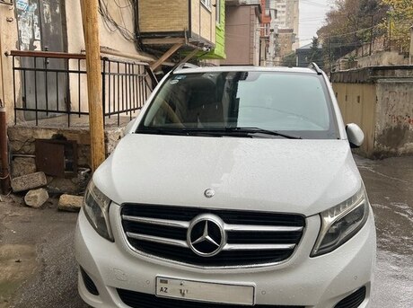 Mercedes V 220
