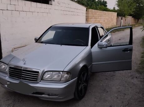Mercedes C 230