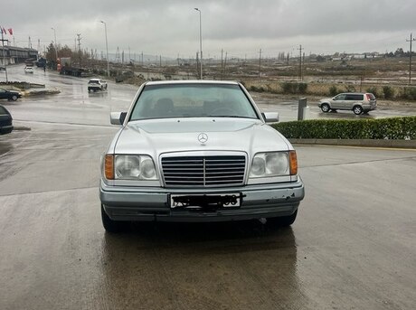 Mercedes E 220