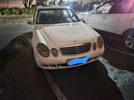 Mercedes E 200 2004