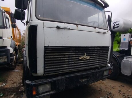MAZ 642208