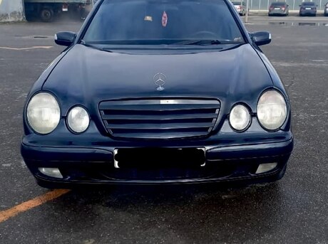Mercedes E 230