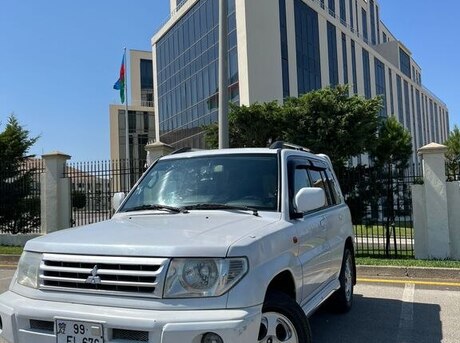 Mitsubishi Pajero io 1998