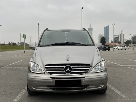 Mercedes  2010