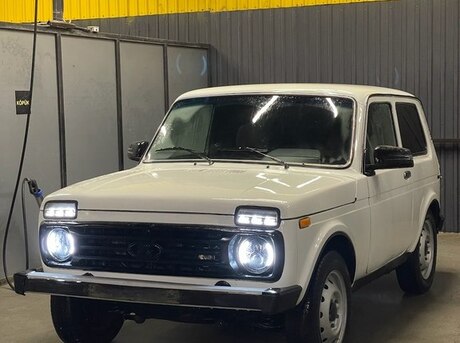 LADA (VAZ) Niva 2011