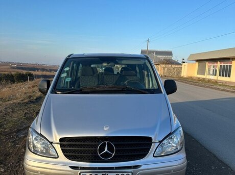 Mercedes Viano 2005