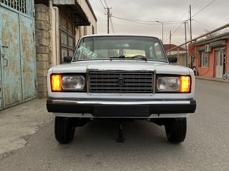 LADA (VAZ) 2107