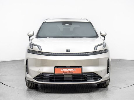 Lynk & Co 08