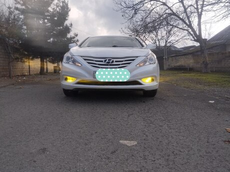 Hyundai Sonata 2011