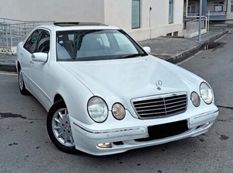 Mercedes E 240