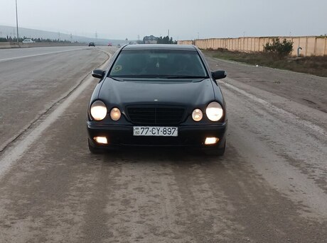 Mercedes E 220
