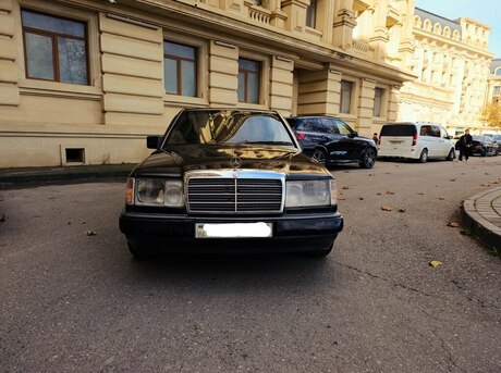 Mercedes 230 E