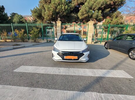 Hyundai Elantra 2019