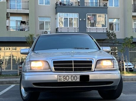 Mercedes C 200