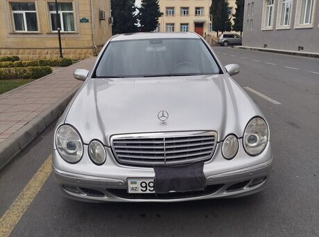 Mercedes E 240