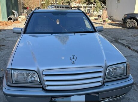 Mercedes C 200