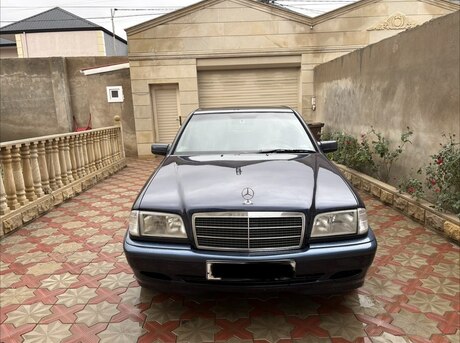 Mercedes C 200