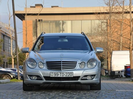 Mercedes E 220