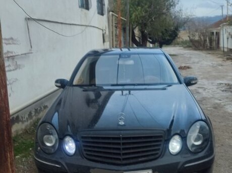 Mercedes E 220