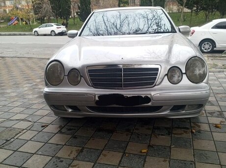 Mercedes E 220