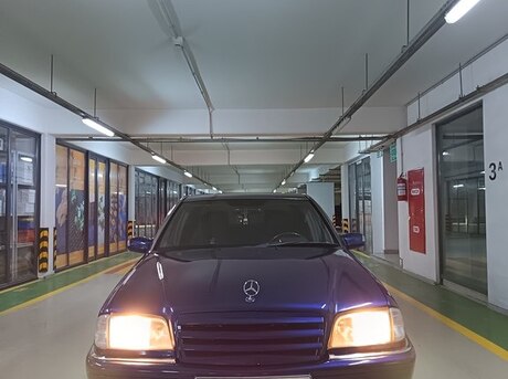 Mercedes C 230