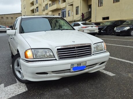 Mercedes C 230