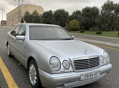 Mercedes E 240