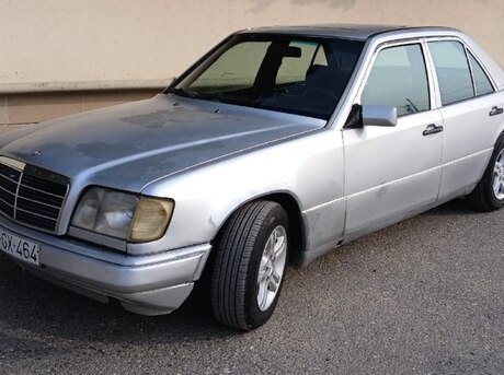 Mercedes E 220