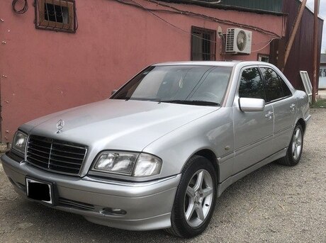 Mercedes C 240